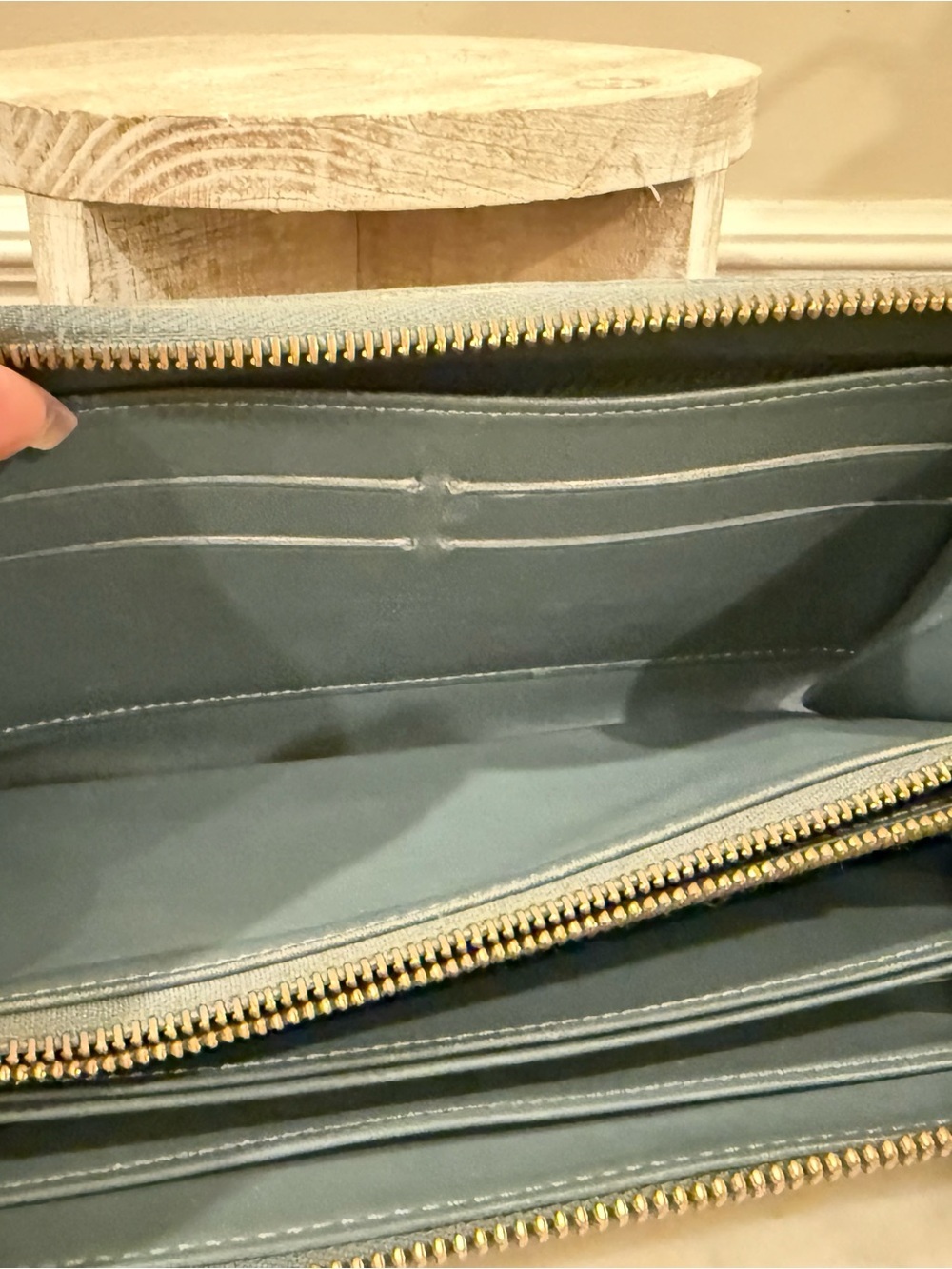 Authentic Louis Vuitton Vernis Patent Zip Wallet - Picture 15 of 16